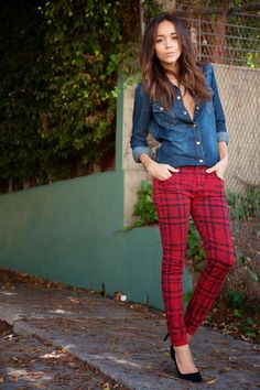 Tartan. Plaid Pants Outfit, Red Plaid Pants, Simply Chic, Clothes Style, Weekend Outfit, Geek Chic, Plaid Pants, Looks Style, Style Chic