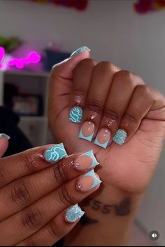 Cute Nail Sets Art Designs, Colors To Get Your Nails Done, Short Blue Acrylic Nails Designs, White French Design Nails, Cute Birthday Nails Acrylic, Baddie Short Nails, Blue Short Acrylic Nails, French Design Nails, White French Design