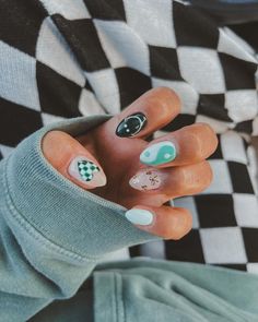 Nail Art Designs Unique, Shellac Nails Design, Trendy Nails Checkered, Austin Nails, Short Gel Nails Checkered, Gel Nails Checkered, Nail Designs Western Cowgirl, Colorful Checkered Nails, Gel Nail Checkered