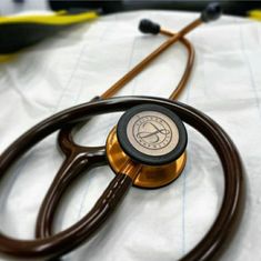 Stethoscope Aesthetic Wallpaper, Med Aesthetic, Happy Future, Littmann Stethoscope, Medical Photography, Medical Quotes, Medical School Life, Medical Student Motivation, Nurse Stethoscope