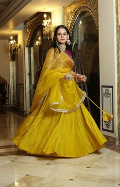 Rajasthani Outfit For Women, Yellow Dress For Haldi Function, Outfit For Haldi, Rajasthani Look, Rajasthani Lehenga, Haldi Wear, Peach Clothes, Haldi Dress, Cute Maternity Dresses