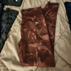 Gymshark Adapt Camo Seamless Leggings. Savanah Cherry Brown. Gym Shark Camo Leggings, Adapt Camo Seamless Leggings, Cherry Brown, Tall Women, Seamless Leggings, Fit Check, Red Brown, Pant Jumpsuit, Camo