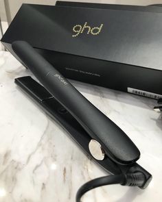 ghd gold is the perfect hair tool Picture via @jrollr on Instagram #goodhairday #hairinspo #hairtools Ghd Gold Straightener, Ghd Straightener Aesthetic, Best Straightening Iron, Hair Tools Aesthetic, Straighting Hair, Herstyler Hair, Tool Picture