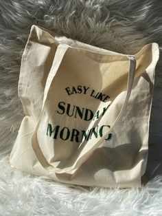 #sundaymood #aesthetic #instagram #beigeaesthetic #sunnyyvibes Sac Diy, Embroidered Tote Bag, Girls Tote, Embroidered Tote, 가을 패션, Cute Bags