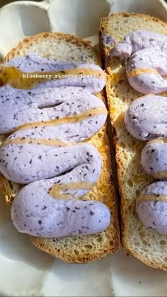 two pieces of bread that have some kind of food on it