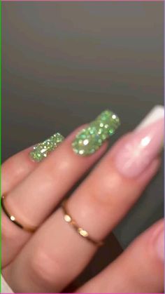 Green Christmas Nails, Glitter Gel Nail Designs, Glitter French Manicure, Hard Gel Nails, Glitter Gel Nails, Summery Nails, Glamorous Nails