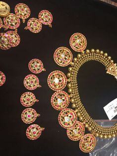 Short Bottumala Designs, Kundan Bottu Mala, Bottumala Designs, Jewellery Sketching, Bottu Mala, Diamond Tops, Gold Jewelry Outfits, Gold Bangles For Women, Diamond Wedding Jewelry