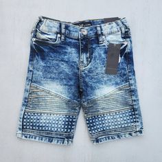 X Ray Toddler Boy's Blue Washed Distressed Slim Fit Stretch Denim Shorts Size 4 New With Tags Distressed Look Contrast Saddle Stitching Slim Fit Button Closure Zipper Fly 98% Cotton, 2% Spandex Machine Wash Under Armor Shorts, Mini Denim Shorts, Girls Denim Shorts, Dolphin Shorts, Stretch Denim Shorts, Soccer Shorts, Gap Shorts, Girl Running, Old Navy Shorts