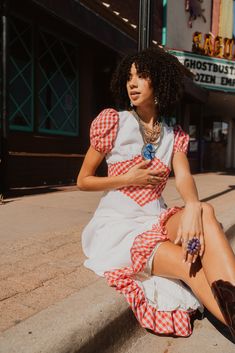 This is a vintage dress worn for a Goldie Lew photoshoot. Model is 6'0". Square Dancing Dresses, Gingham Dress With Short Sleeves For Garden Party, Retro Fitted Knee-length Plaid Dress, Fitted Retro Knee-length Plaid Dress, Fitted Knee-length Retro Plaid Dress, Fitted Retro Vintage Dress For Picnic, Retro Fitted Plaid Summer Dress, Summer Picnic Dresses In 1950s Style, Vintage Mini Dress For Picnic