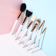 Makeup Tools Photography, Gluten Free Beauty Products, Beauty Bakerie, Cosmetics Photography, Lipstick Gloss, Cruelty Free Cosmetics, Pictures Makeup, Beauty Gadgets, Beauty Products Photography