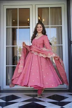 Georgette Anarkali Suits Party Wear, Trendy Anarkali Designs, Pink Anarkali Suits, Anarkali Designs, Pink Kurti, Desi Attire, Suit Indian, Rajasthani Dress, Pink Anarkali