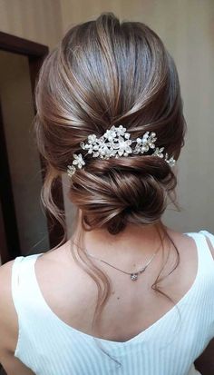 Wedding updos have been the top hairstyle that always looks flawless and We’ve prepared 20 beautiful wedding updos for you! Updos Bride, Bridal Buns, Hairstyles For Weddings, Bride Updo, Bridal Bun, Wedding Updos, Top Hairstyles, Updo Hairstyles, Braided Hairstyles For Wedding