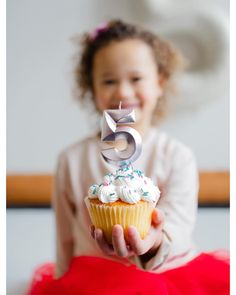 A whole hand, it’s a BIG deal! Happy 5th birthday Cree ✨🩷🧁 Our kids remember these special moments! Let’s make these memories!! Birthday sessions are all about them and we have so much fun! #birthdayphotoshoot #timless #5thbirthday #mnphotographer Five Year Old Birthday Picture Ideas, Minimal Birthday Photo, 5 Year Photoshoot, 6th Birthday Photoshoot Ideas, 5 Year Birthday Photoshoot, Fun Photoshoot Ideas For Kids, 4th Birthday Photoshoot Ideas, Kids Birthday Photoshoot Ideas, 6th Birthday Photoshoot