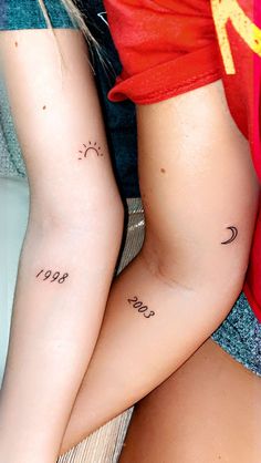 Sibling Matching Tattoos Sisters, Small Simple Sister Tattoos, Tattoo To Get With Your Sister, Tattoo Ideas Female Sister Best Friends, Tattoo For Two Sister, Simple Tattoos Sisters, Black And White Sister Tattoos, Sibling Tattoos For Two Sisters, Tattoo Ideas For Your Siblings