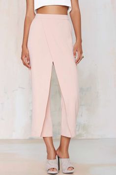 The Double Up Layered Trousers are just the style-setting move you're looking for. Trendy Party Outfits, Slacks Trousers, Pantsuits For Women, Double Up, Fashion Details, New Outfits, Batik, A Woman