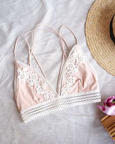 V-neck Lace Crop Top With Lace Trim, Spring Lace Bra With Delicate Straps, Summer Bra With Lace Trim And Spaghetti Straps, Summer Lace Camisole Bra, Feminine Lace Trim Crop Top, Summer Bra With Delicate Lace And Spaghetti Straps, Spring Lace Bra With Lace Trim, Spring Lace Crop Top With Lace Trim, Bra Friendly Backless Crop Top For Spring