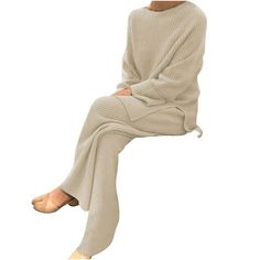 You cannot go wrong with this yievot Beyond Soft Women's Soft Jersey Sleep Top & Fleece Bottom Set for your favorite pajamas this holiday. This set includes a long sleeve top made out of soft cotton polyester fabric and a soft fleece polyester pant. The bottoms include an elastic waistband with a drawcord for ease in movement and comfort. Choose from a variety of holiday seasonal and fashionable prints. Sold as a banded giftable set for yourself or these make a perfect present for friends and fa Sweater Two Piece Set, Knitted Suit, Loose Pullover, Oversized Knitted Sweaters, Knit Outfit, Lounge Sets, Oversized Sweater, Two Pieces, Fashion Pants