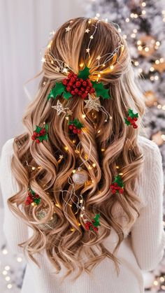 Christmas Fun Hairstyles, Christmas Hair Decorations, Christmas Photos Hairstyles, Christmas Hair Inspiration, Christmas Hair Day At School, Christmas Lights In Hair, Christmas Hair Shoot, Fun Party Hairstyles, Christmas Theme Hairstyle