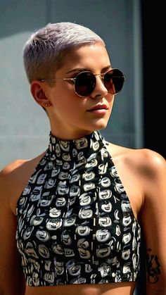 Swim Hairstyles, Caramel Hair Color Ideas, Super Short Pixie Cuts, Fly Bra, Shaved Pixie Cut, Caramel Hair Color, Shaved Blonde, Short Bleached Hair, Hairstyles For Swimming