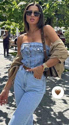 Jean Strapless Top Outfit, Denim Crop Top Outfit Ideas, Jean Tube Top Outfit, Denim Top Outfit Ideas, Western Outfit Summer, Denim Tube Top Outfit, Denim Day Outfits, Cute Denim Outfits