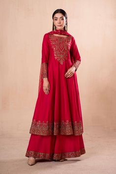 Maria B DW-EA24-13 Casual Prets 2024 Maria B Collection Weddings, Maria B Saree Collection, Maria B Dresses, Maria B Party Wear, Marriage Clothes, Maria B Kids Collection, Indian Fits, Maria B Lawn Collection 2022, Trendy Dress Styles