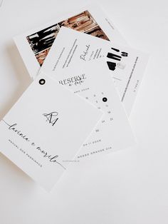 Manual dos Padrinhos Minimalista em tons preto e branco para casamentos modernos Proposal Box, Bridesmaid Proposal Box, Bridesmaid Proposal, Wedding Inspo, Mood Board, Bridesmaid Dresses, Wedding Ideas