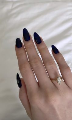 Super Dark Blue Nails, Very Dark Blue Nails, Deep Blue Nails Acrylic, Simple Dark Blue Nails, Natural Blue Nails, Almond Nails Dark Colors, Almond Navy Blue Nails, Dark Navy Aesthetic, Nails Gel Blue