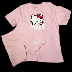 Size Small Hello Kitty Oversized T-Shirt And Biker Shorts With Logo Set Hello Kitty Streetwear, Casual Cartoon Print Crew Neck Sleepwear, Casual Sleepwear With Cartoon Print And Crew Neck, Cute Pink Crew Neck Sets, Casual Cartoon Print Short Sleeve Sleepwear, Trendy Pink Crew Neck Set, Casual Short Sleeve Cartoon Print Sleepwear, Casual Pink Crew Neck Set, Casual Cotton Crew Neck Short Set