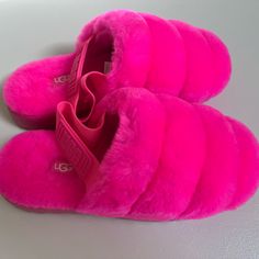 Questions? Leave A Comment Below! Shoes Ugg, Pink Brand, Box Color, Womens Uggs, Ugg Shoes, Hot Pink, Original Box, Slippers, Size 6