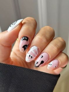 #HalloweenPin24 Nails Pumpkin, Nails October, Cute Halloween Nails, October Nails, Halloween Costumes For Couples, Colorful Nail Designs, Fall Nail Colors, Fall Nail, Halloween Costumes Women