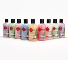 Cleanse your way to an uplifting holiday season with this nine-piece collection of philosophy shower gels. The reformulated sulfate-free hydrating shower gel, bubble bath & shampoo is made with a skin-hugging moisture complex powered by glycerin and pentavitin that binds to skin for lasting moisture -- without compromising the feel-good scents or luxurious lather you know and love!  Formulated with 5X more glycerin for added hydration when compared to the previous formula, the ultra-creamy gel gently cleanses away dirt and build-up. Beautifully wrapped in holiday packaging (such a sweet stocking stuffer!), the gift-worthy multitasker can also be used as a bubble bath, shampoo, and even hand soap.  vanilla wonderland is sweet vanilla tonka bean with warm milk and a blend of blonde wood.  pi Philosophy Christmas Body Wash, Fresh Cream Philosophy Conditioner, Philosophy Shower Gel Christmas, Philosophy Shampoo Vanilla, Philosophy Sweet Cream, Philosophy Shower Gel, Philosophy Beauty, Vanilla Birthday Cake, Mint Lemonade