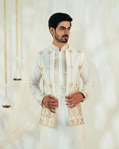 White Fitted Sherwani For Festivals, Bollywood Style Semi-stitched Sherwani With Mirror Work, Off-white Bollywood Sherwani With Zari Work, Bollywood Style Off-white Transitional Sherwani, Festival White Semi-stitched Sherwani, Engagement Dress For Groom, India Fashion Men, Wheat Rice