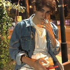 Handsome Italian Men, Skater Boys, Best Friend Pictures Tumblr, Army Girlfriend Pictures, Cute Short Dresses, Girl Crush Fashion, Hipster Wallpaper, Boys Long Hairstyles