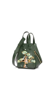 Hammock Bag, Loewe Puzzle Bag, Puzzle Bag, Stylish Celebrities, Loewe Bag, Pretty Bags, Bottle Green, Fashion World