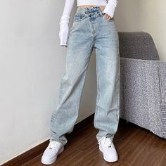 aesthetic high waist jeans boogzel apparel Straight Pants Women, Aesthetic Jeans, Jeans Outfit Women, Jeans Outfit Ideas, Oufits Casual, Jeans Claro, Jean Large, Jeans Mom, Loose Jeans