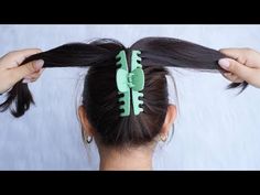 Comment faire un chignon en moins de 2min - YouTube Hairup Hairstyle Easy, Hair Dos With Clips, Hair Dos For Medium Hair Wedding, Claw Clip Hairstyles Butterfly, Quick Hair Updos For Medium Hair, Hair Dos With Claw Clip, Easy Hair Clip Hairstyles, Hair Do Ups Easy, Long Hair Styles With Claw Clips