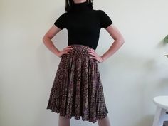 "Vintage Brown Polka Dot Baroque Print Pleated Skirt - 100% Polyester fabric - Invisible nylon zipper up back - Fixed waist - Fully lined - Very good vintage condition Measurements : Waist : 25\" Hips : 40\" Total length : 23\" Model height : 5'6\" bust : 33\" waist : 25\" hips : 35\" Please read the policies tab before purchase. I can't have a model for clothes of all sizes, but I have already clearly written a model size. If you have questions about the size, picture, or others, please feel fr Brown Pleated Skirt, Black Plaid Skirt, Cotton Dungaree, Baroque Print, Skirt Knee Length, Gingham Skirt, Fit And Flare Skirt, Printed Pleated Skirt, Polka Dot Skirt