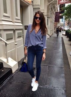 Witte Sneakers Outfit, Suits And Sneakers, Chique Outfit, Summer Work Outfits, Winter Outfits For Work, Mode Inspo