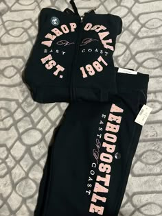 Aeropostale Matching Sets, Aeropostale Outfits Set, Essentials Set Outfit, Aeropostale Sets, Aeropostale Sweatpants Outfit, Aeropostale Set, Sweat Set Outfits, Lazy School Outfit