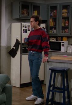 90s Iconic Looks Men, Jerry Seinfeld Sneakers, Jerry Seinfeld Style, 90s Tv Shows Outfits Men, 80s Sweater Outfit Men, 90s Sweater Outfits Men, Kramer Seinfeld Outfits, 90s Sitcom Outfits, Jerry Seinfeld Outfits