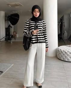 Outfit Kulit Coklat, Elegant Hijab Outfit, Fashion Hijab Casual, Simple Style Outfits, Muslim Outfits Casual, Style Hijab, Casual Hijab Outfit