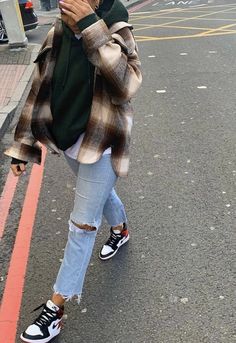 Jordan Outfit, Urban Outfitters Clothes, Jordan Outfits, Tomboy Style Outfits, Looks Street Style, Streetwear Fashion Women, Mode Inspo, Tomboy Fashion