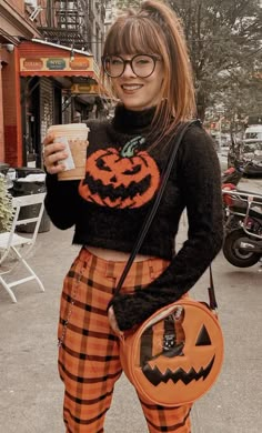 Halloween Cute Outfit Ideas, Halloween Clothing Ideas, Halloween Astethic Outfit, Halloween Color Outfits, Halloween Event Outfit, Cute Spooky Season Outfits, Spooky Fashion Aesthetic, Spooky Themed Outfits, Spooky Fall Outfits Women