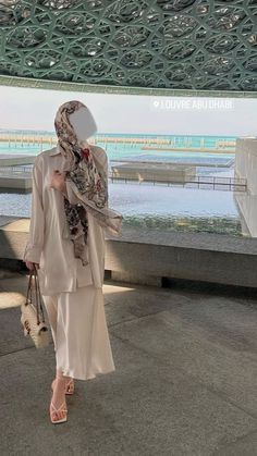 50+ Hijabi Outfits for the Summer Season - Boss Babe Chronicles Classy Dress Hijab, Hijabi Classy Outfit, Hijab Fashion Inspiration Summer, Summer Outfit Hijab, Hijabi Outfits Summer, Summer Hijabi Outfits, Classy Hijab Outfits, Elegant Classy Dress, Summer Hijab Outfits