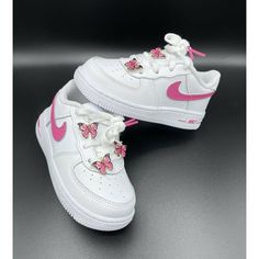 Nike Girl Outfits, Nike Shoes Girls Kids, Kids Nike Shoes, Nike Kids Shoes, Custom Painted Shoes, Baby Nike, Nike Shoes Girls