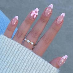 30 Pretty Pink Christmas Nail Ideas That'll Make Your Holidays Pop 13