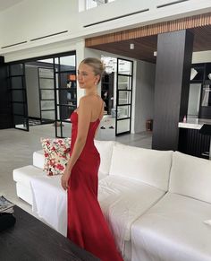 Red Prom Dress Pale Skin, Red Dress Blonde Hair, Prom Dress Blonde Hair, Debs Dresses Red, Blonde Hair Prom Dress, Red Prom Dress Blonde Hair, Old Money Red Prom Dress, Sleek Red Formal Dress, Old Money Dresses Gala Red