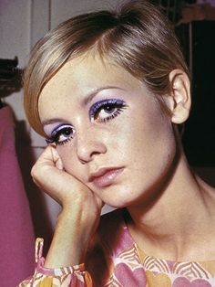 Dramatic Eyeshadow, 60s Hair, Makeup Icons