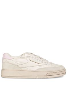 cream white/light pink nappa leather suede panelling debossed logo to the side debossed logo to the rear perforated detailing round toe front lace-up fastening branded insole rubber sole Reebok Logo, White Reebok, Round Toe Sneakers, Reebok Sneakers, Reebok Club C, Club C, Vintage Sneakers, Sneakers Blue, Pink Leather