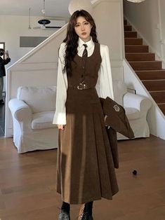 Skirt Coat Outfit, Women Engineer Work Outfit, Dark Classy Aesthetic Outfits, Brown Clothing Aesthetic, Business Women Outfit, Autumn Suit, Shirt Vest, College Style